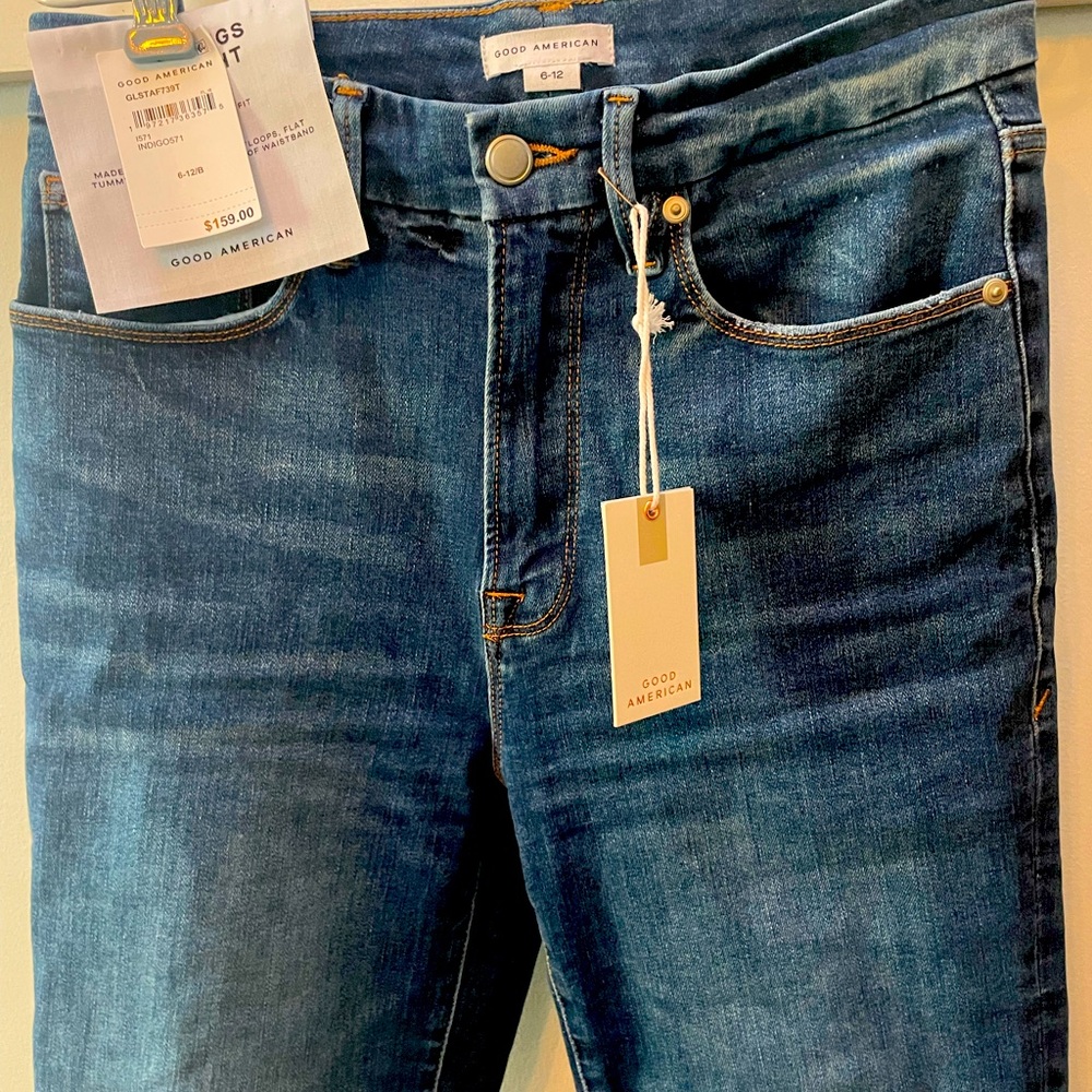 Good American Always fit, straight fit (will fit size 6-12) Amazing technology.